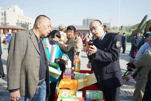 “信用让消费更放心” 白银市举行“3·15”大型宣传咨询活动