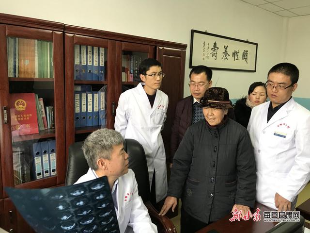 岳树强名医工作室:让白银“长跑” 患者变“短跑”