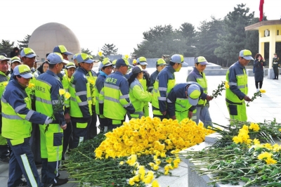 兰州城关区举行清明节烈士纪念活动