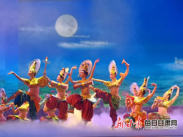 经典舞剧《丝路花雨》绽放2019中国绿公司年会