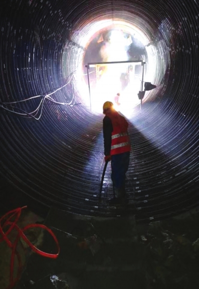 兰州水源地建设再克难题 输水主隧洞新水源二号段二次衬砌...
