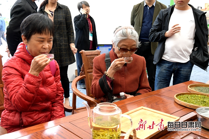 陇南茶文化旅游节暨中国茶叶市场发展论坛开幕（组图）