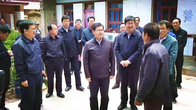 张旭晨在会宁督查调研危房改造等工作