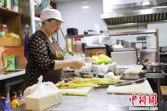 台湾阿嬷的私房菜:结交大陆朋友解台青乡愁