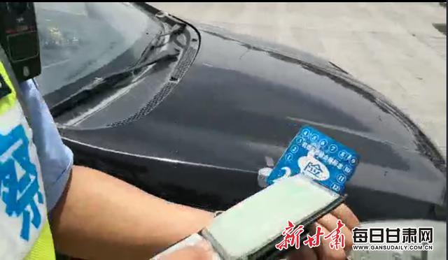 逾期未检+伪造检验标志+无证驾驶,一甘A牌照车司机换来罚款3200、拘留15天