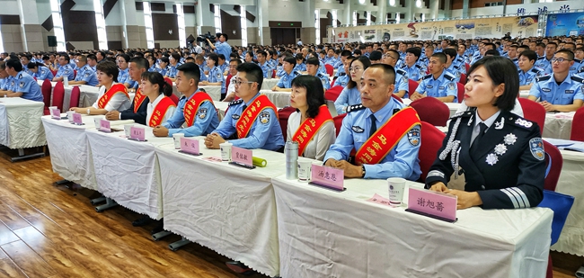 聆听新时代好民警的故事 马金涛先进事迹报告团走进甘肃