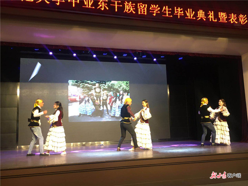 这群在“娘舅家”留学的东干族学生毕业啦!