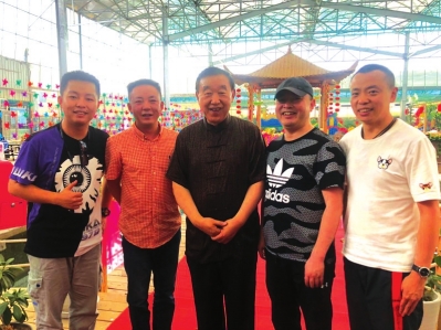 笑星张保和联合兰州网红助力“创文”