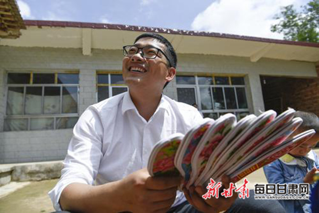 “鞋垫”书记扶贫记