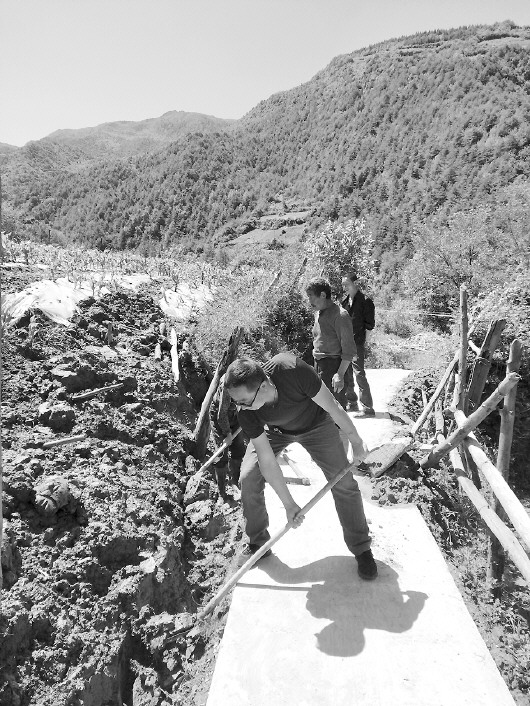 舟曲县南峪乡南峪村人口_舟曲县南峪乡发生滑坡(2)