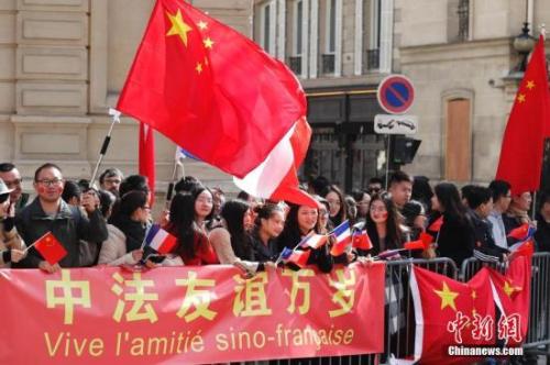 资料图:法国的华侨华人与留学生。<a target='_blank' data-cke-saved-href='http://www.chinanews.com/' href='http://www.chinanews.com/'>中新社</a>记者 盛佳鹏 摄 点击进入下一页