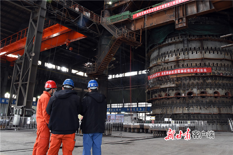 酒钢宏兴股份炼铁厂7号高炉改造升级施工现场.