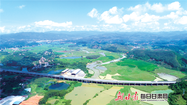 广西柳武高速公路.