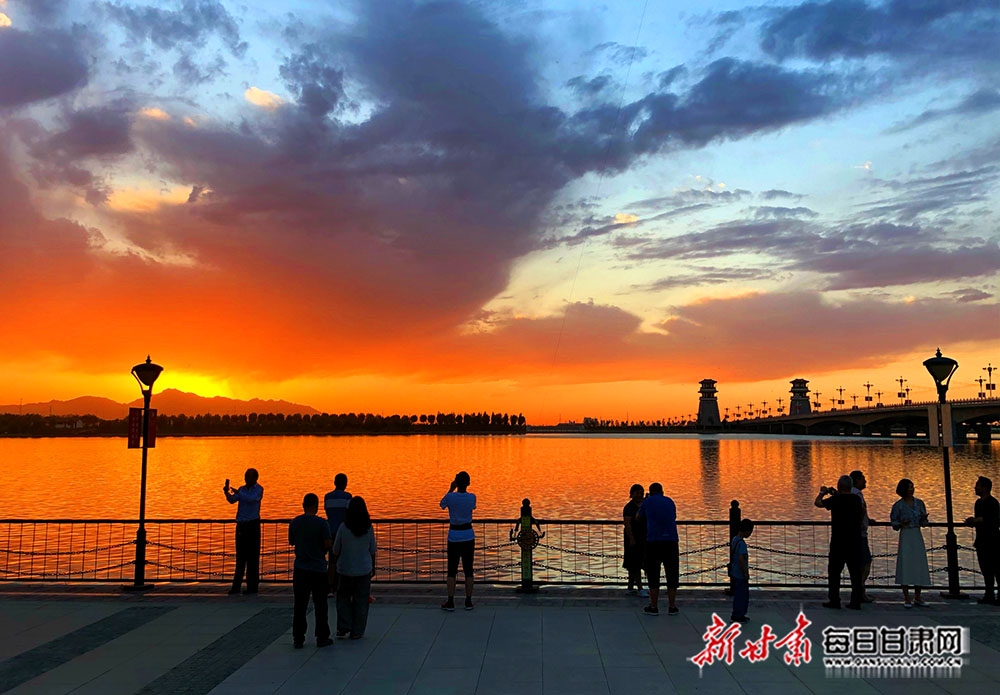 黑河晚霞2.jpg 黑河晚霞2.jpg