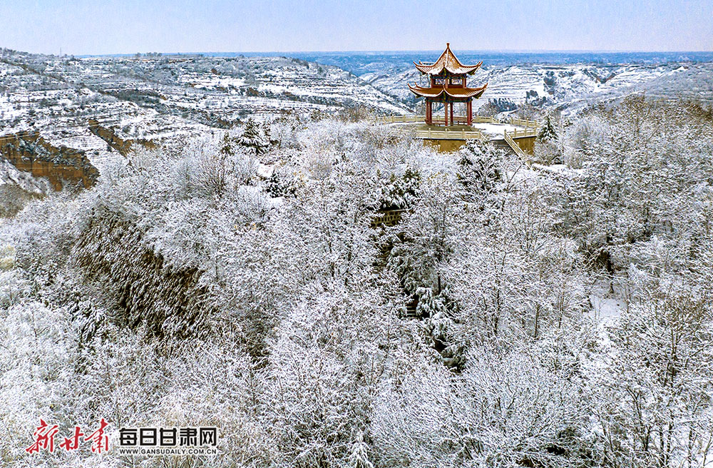 合水县子午岭"化身"冰雪世界