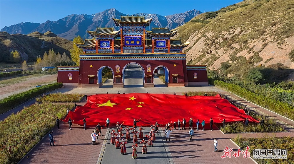 歌唱祖国 张玉峰 荣获2019“金秋马蹄”摄影大赛一等奖.jpg