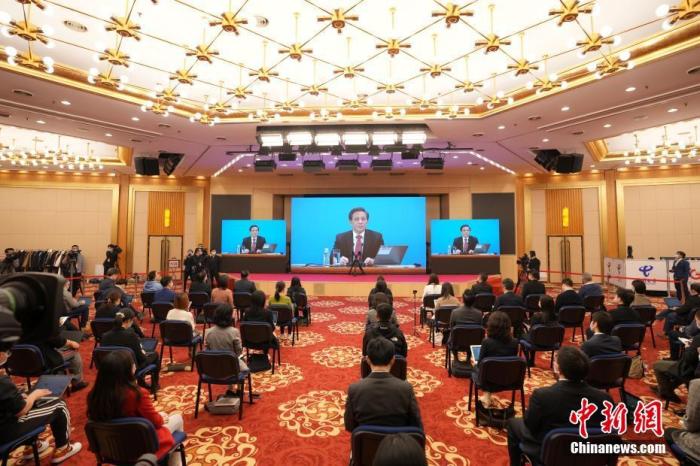 3月4日晚，十三届全国人大四次会议新闻发布会在北京人民大会堂新闻发布厅举行，图为分会场。 <a target='_blank'  data-cke-saved-href='http://www.chinanews.com/' href='http://www.chinanews.com/'><p  align=