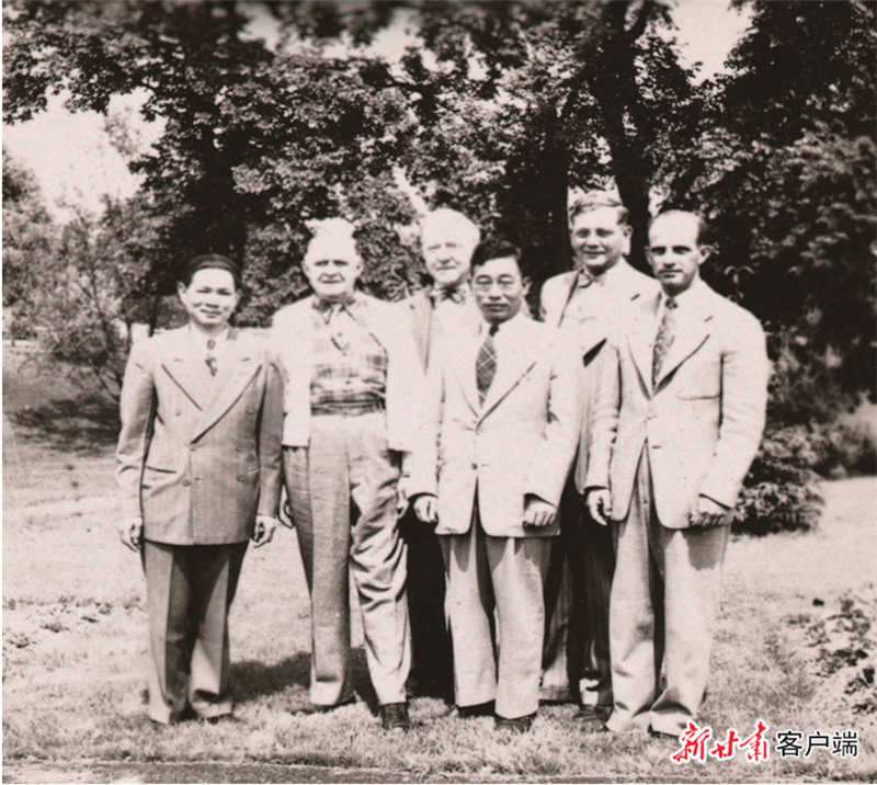 1948年，杨英福医生在美国芝加哥大学医学院Billings CIinic进修学习时与同组的医师和留学生的合影。_副本.jpg