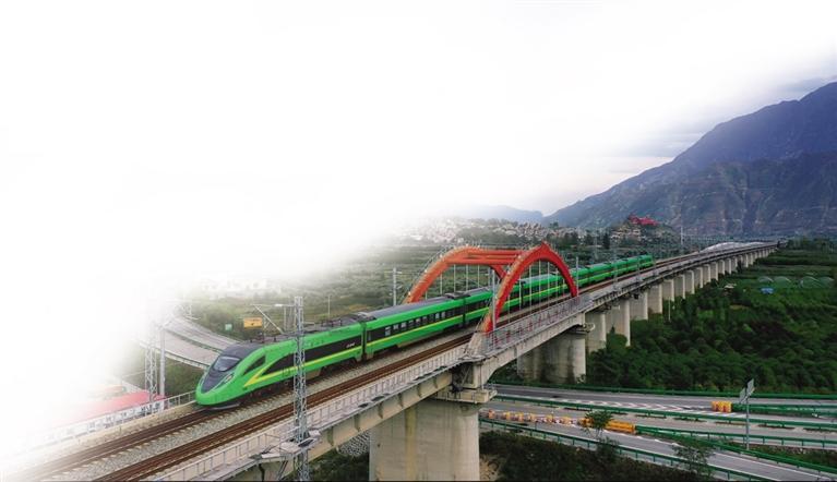 蘭渝鐵路開通4周年：蜀道“金腰帶”盤活山區經濟
