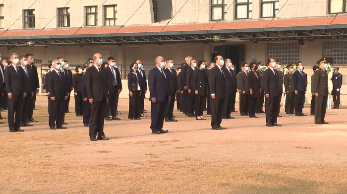 外交部部长和外交部主任哪个官大 00301410462_4eacf8f1.jpg