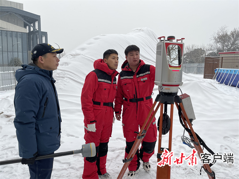 奥秘专访中科院西北生态环境资源研究院雪务联合攻关团队成员王飞腾