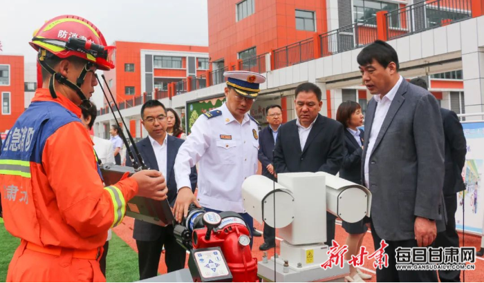四足机器人列装青岛消防助力灭火救援工作