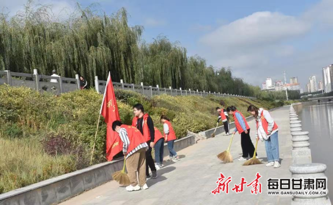 甘肃：白银共青团组织集中开展创建文明城市志愿服务周活动