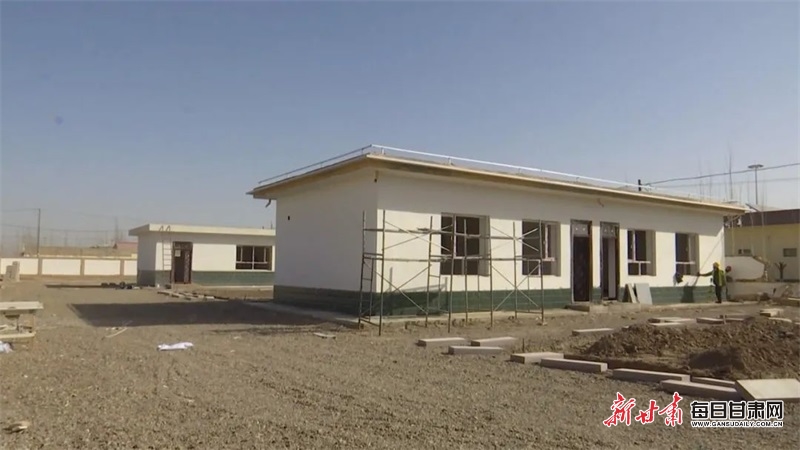 图片4   瓜州县广至藏族乡卓尼村正在改造建设的特色果蔬车间.jpg