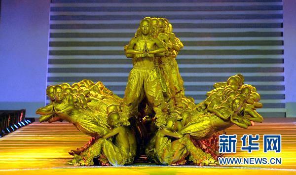 少林武术节上秀真人叠罗汉