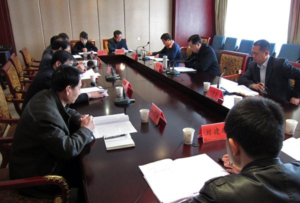 当日上午在庆阳宾馆召开汇报会,汇报会由市委常委,秘书长樊得智主持