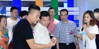 帮我打开老总_帮我打开澳彩图(2)