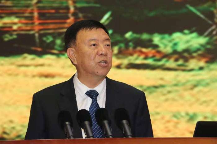 甘肃省人大常委会副主任,中共甘南州委书记俞成辉致欢迎辞本次论坛以"