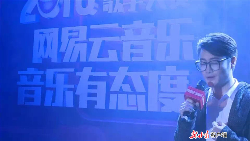 段兴华音乐是心里高高飘扬的那面旗帜