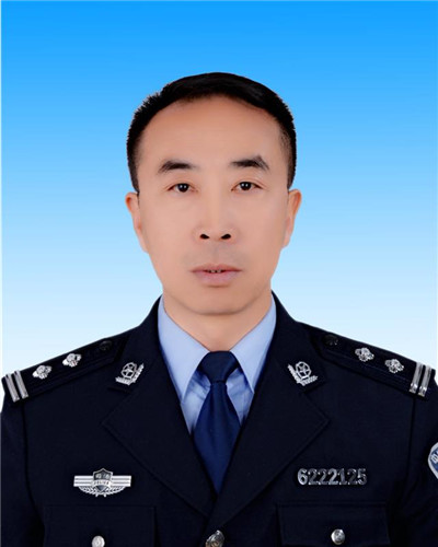 在职大学学历,现任甘肃省第一强制隔离戒毒所政治处副主任,一级警长