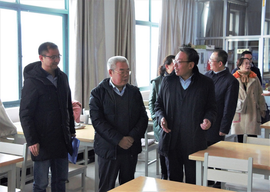 工委思想政治工作 高校风采  座谈会上,陈正武介绍了学校办学基本情况