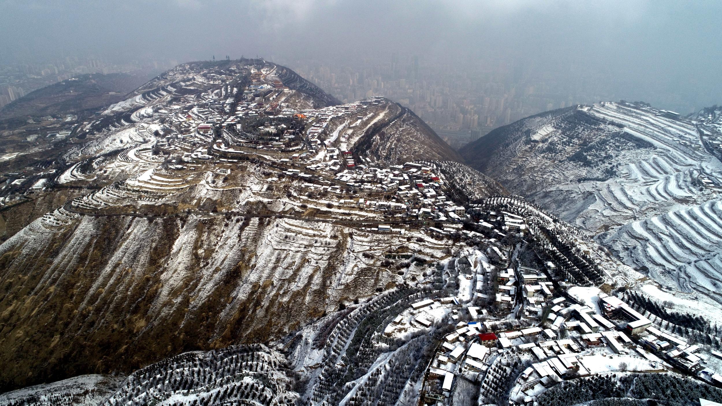 3月16日皋兰山上看雪景