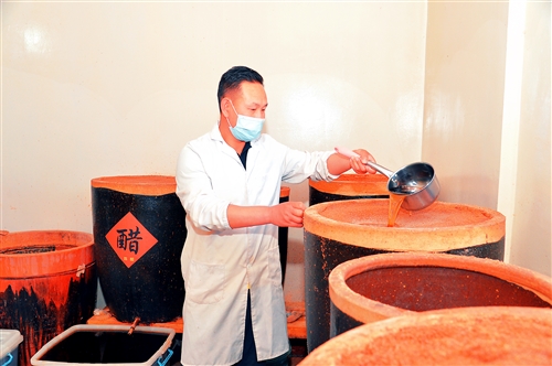 "非遗"醋坛子 酿出幸福味