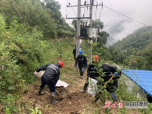 礼县供电公司:暴雨灾害线路故障抢修不停歇