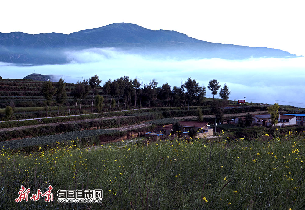 初秋的榆中马衔山秋水潺潺 云烟袅袅