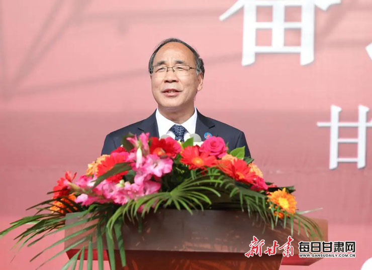 校长李玉基讲话