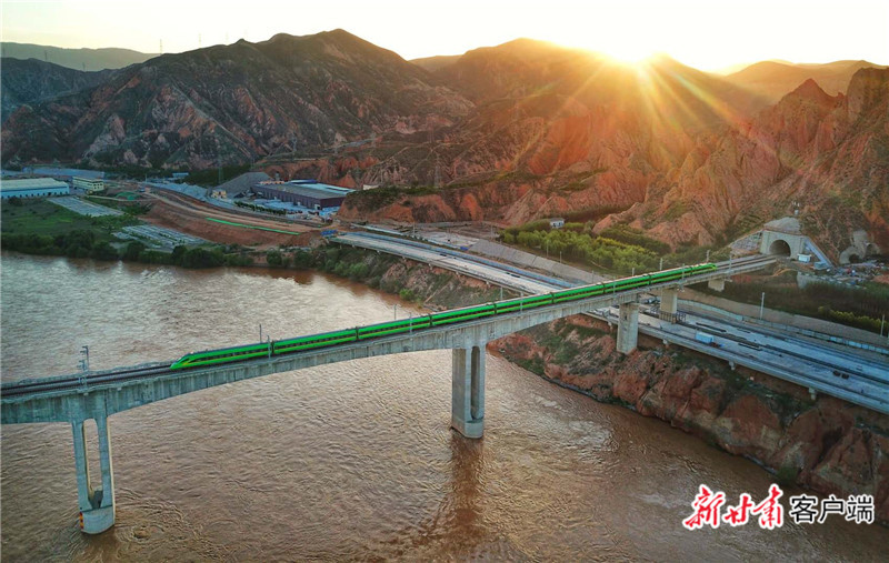 5对,分别为兰州西～厦门北g3186/3 g3184/5次运行区段调整为兰州西