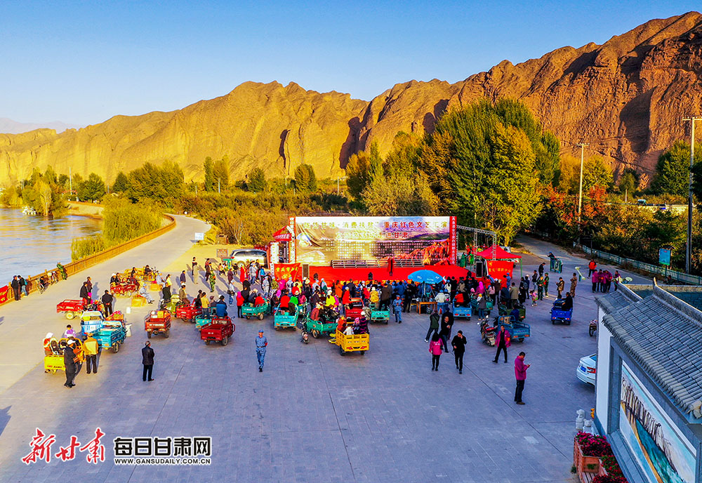 走进白银景泰龙湾黄河石林景区,用文艺表演,文化交流,为龙湾村的乡亲