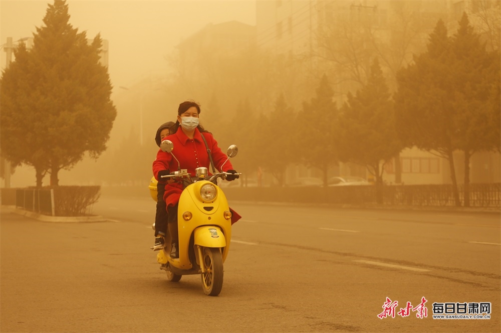 梦见沙尘暴里走（梦见沙尘暴中行走） 梦见沙尘暴里走（梦见沙尘暴中行走） 卜算大全