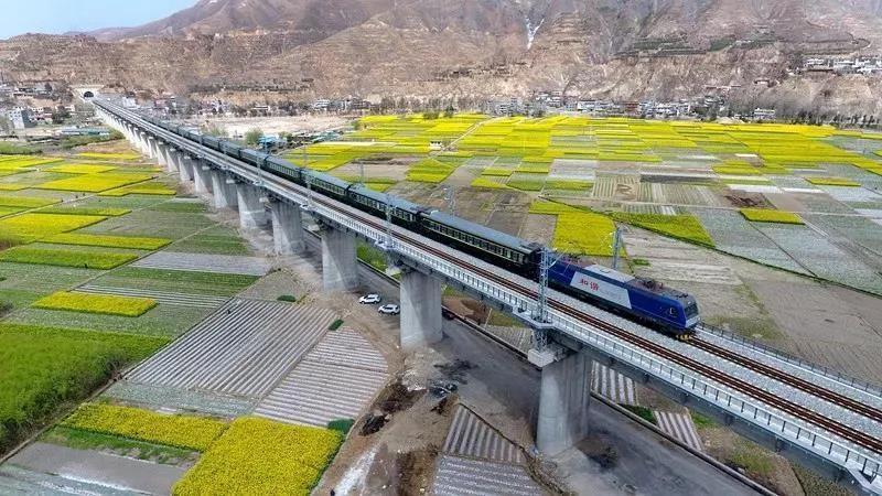 甘肃陇南:"行路难" 乘上"铁公机"-陇南-每日甘肃网