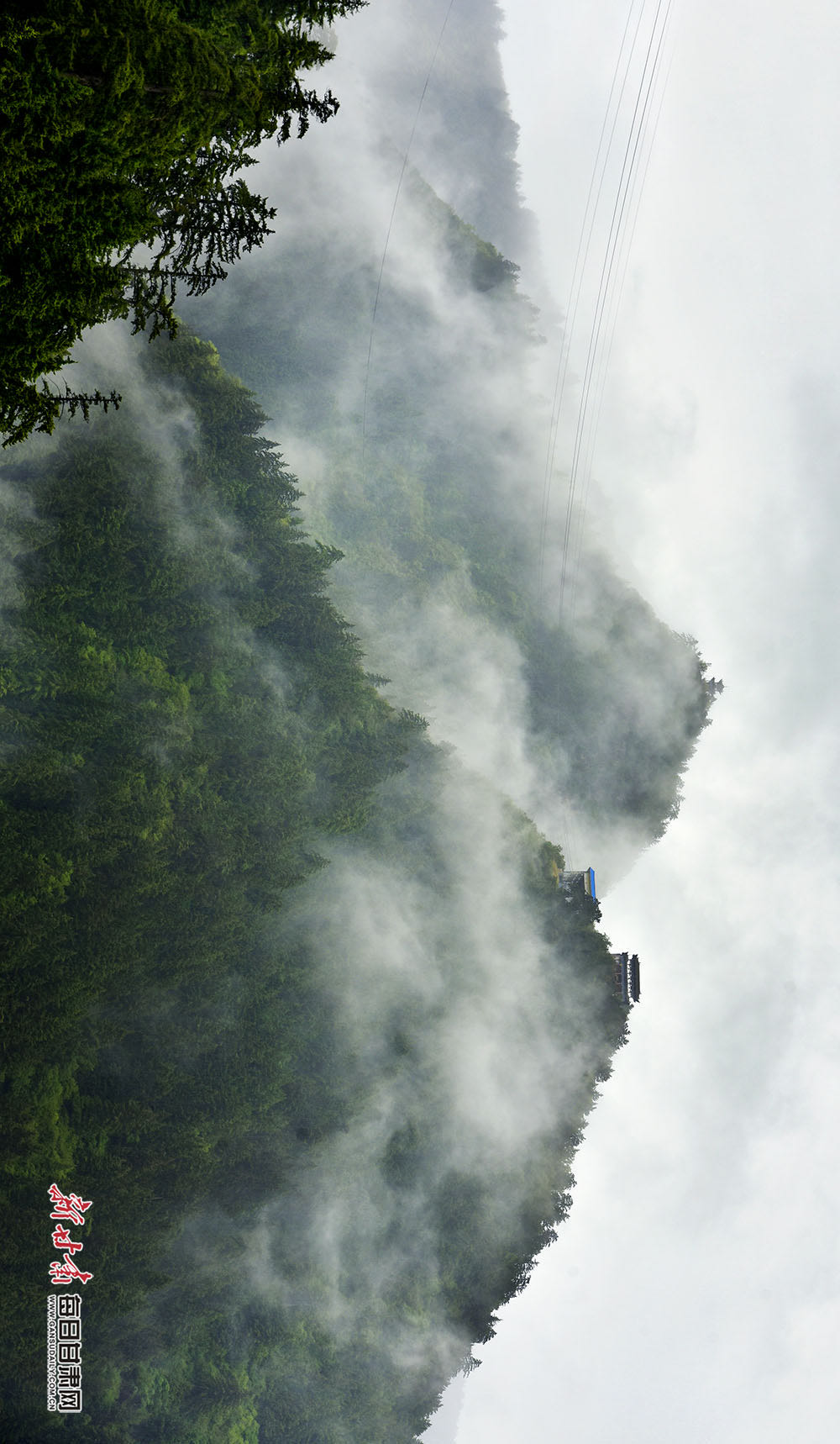 超美大片!雨后兴隆山烟雨弥漫云蒸雾绕