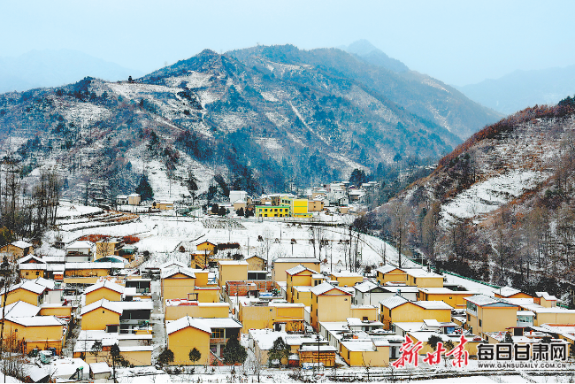 图片新闻雪后的康县长坝镇福坝村银装素裹