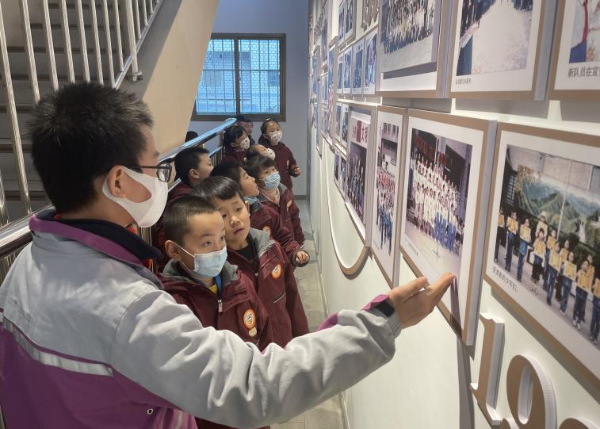 感悟校史底蕴 培育爱校情怀——白银路小学少年走进校园开放校史馆