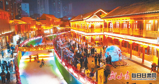 图片新闻临夏市八坊十三巷在彩灯的装点下显得格外美丽