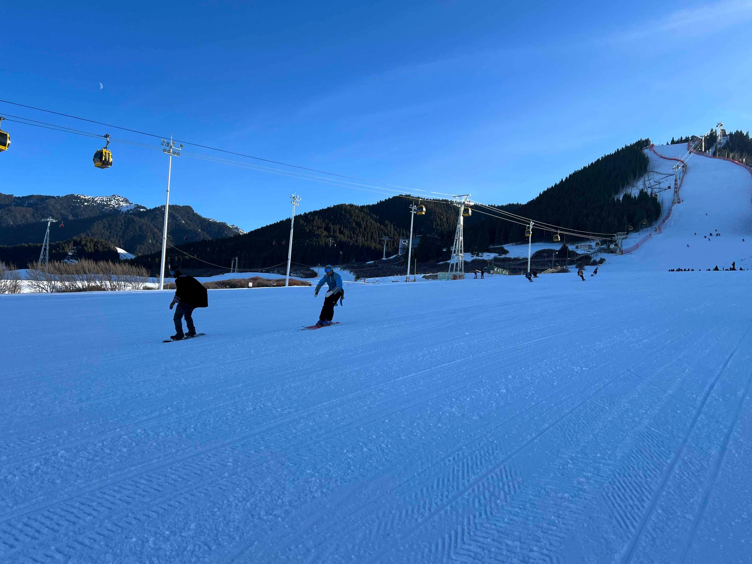 追着雪花看新疆