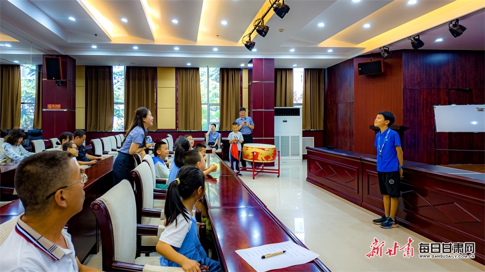 Adolescence hard to watch as a dad, Starmer tells creators